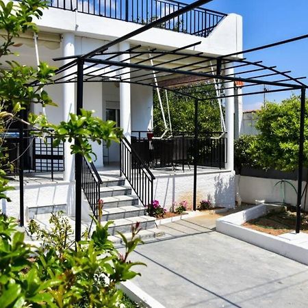 Μονοκατοικία Δίπλα Στην Θάλασσα Salamina Exterior foto